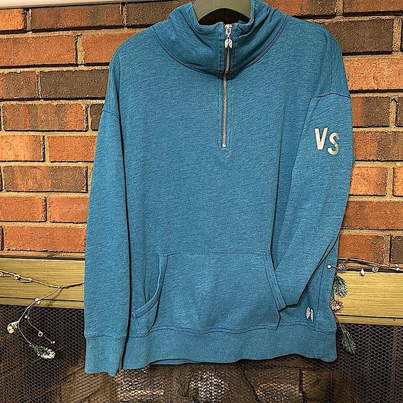 🛍️ NEW Victoria’s Secret loose fit soft sweater top. Excellent condition. - Picture 1 of 6